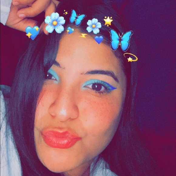 Meet your Posher, Ailoni - Picture 2 of 6